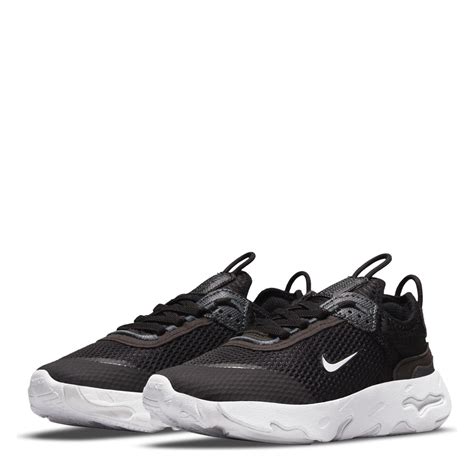 Nike sportswear react live